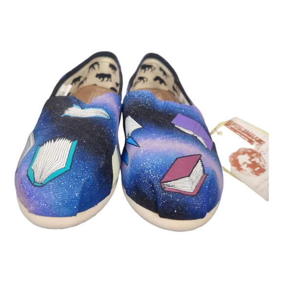 TOMS × B Street Shoes Custom Handpainted Galaxy Books Canvas Slip-on Shoes - Picture 8 of 10